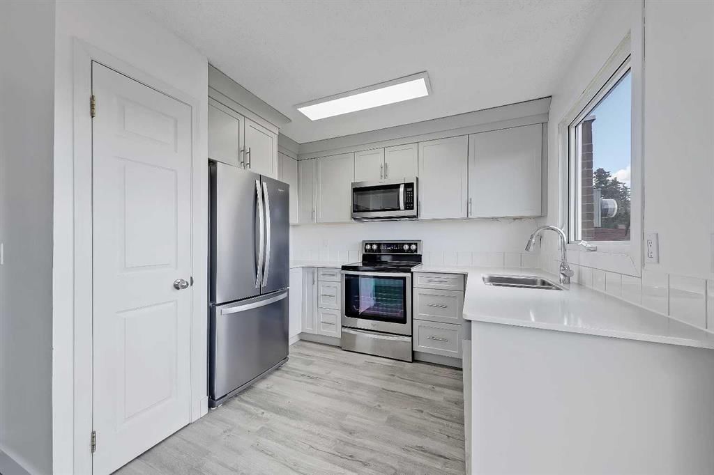 24, 3620 51 Street SW, Calgary — photo 4 of 37