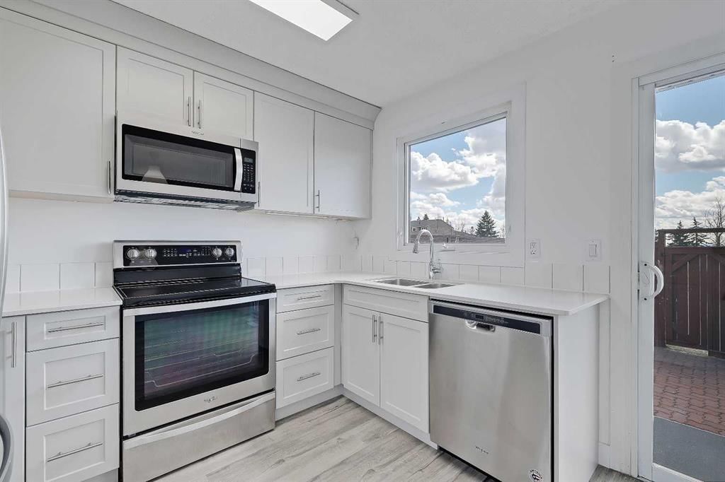 24, 3620 51 Street SW, Calgary — photo 5 of 37