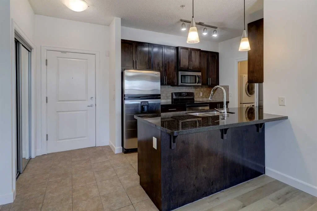 103, 88 Arbour Lake Road NW, Calgary — photo 3 of 32