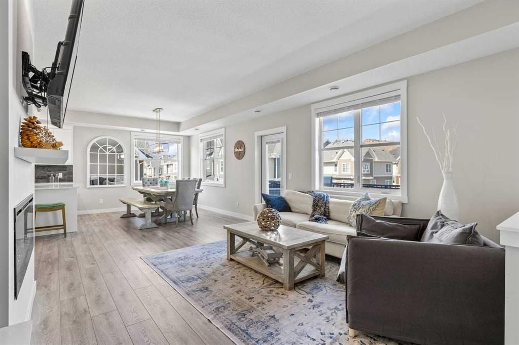 306 Cranbrook Walk SE, Calgary — photo 3 of 37