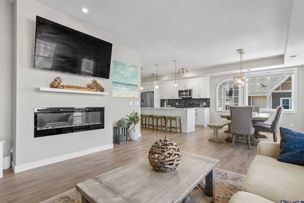 306 Cranbrook Walk SE, Calgary — photo 4 of 37