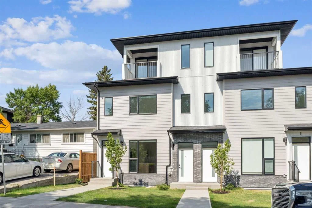 2831 36 Street SW, Calgary — photo 3 of 32