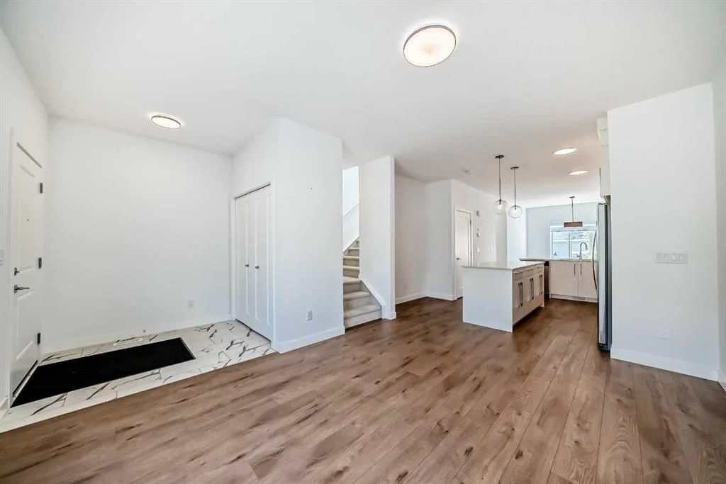 7403 202 Avenue SE, Calgary — photo 3 of 37