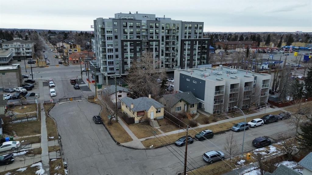 202 15 Avenue NE, Calgary — main listing photo