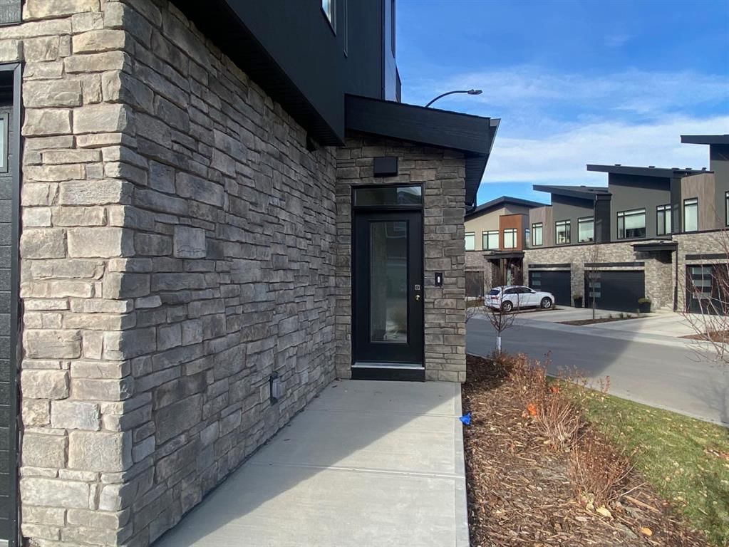 259 Royal Elm Road NW, Calgary — photo 2 of 34