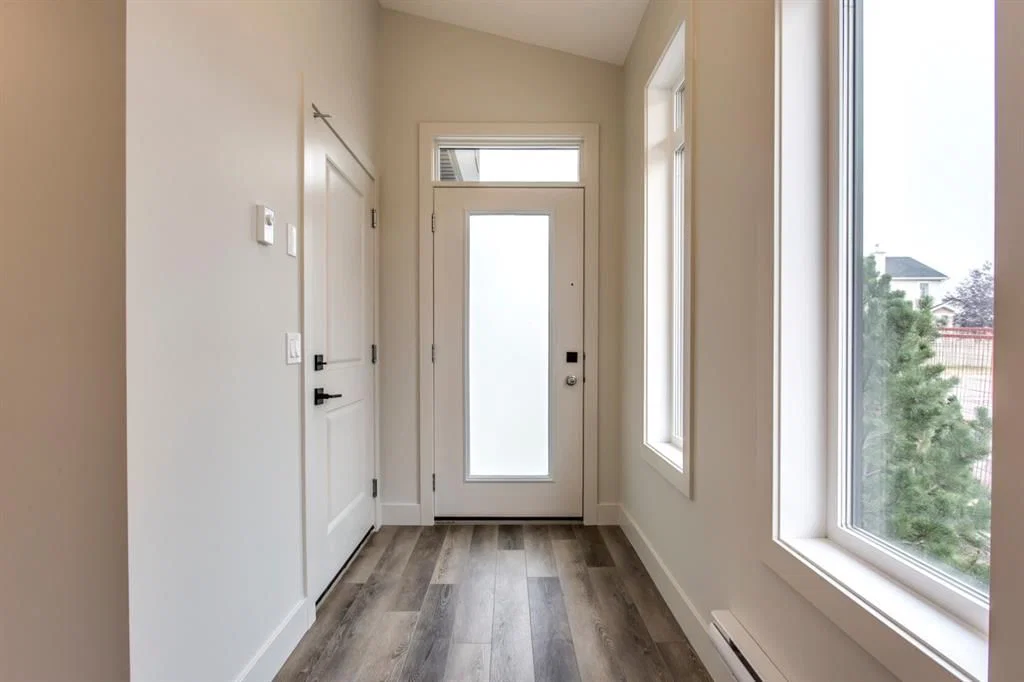 259 Royal Elm Road NW, Calgary — photo 4 of 34
