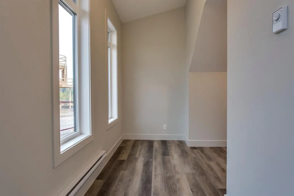 259 Royal Elm Road NW, Calgary — photo 5 of 34
