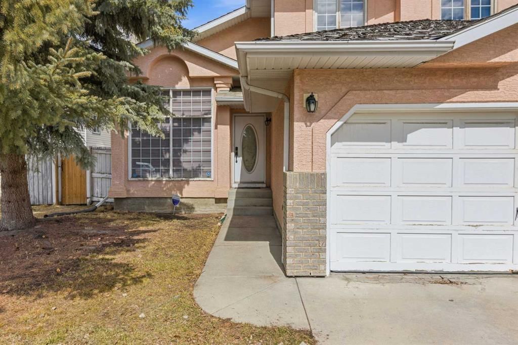 28 Sunlake Circle SE, Calgary — photo 3 of 50