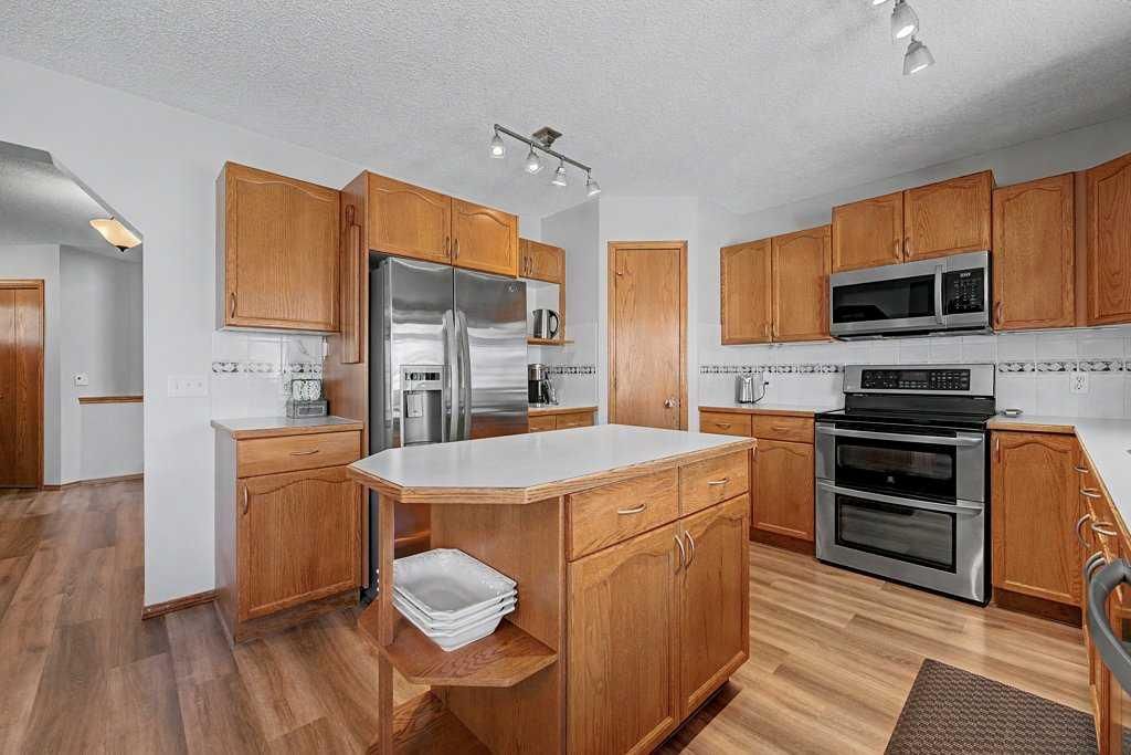 450 Douglas Glen Boulevard SE, Calgary — photo 4 of 39