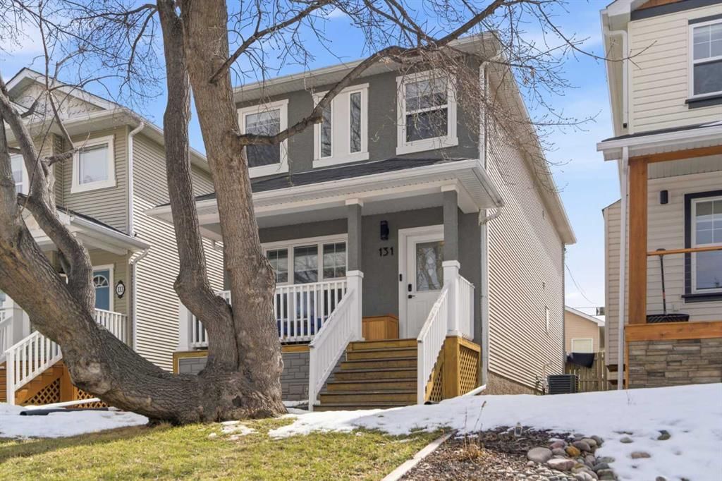 131 25 Avenue NE, Calgary — main listing photo