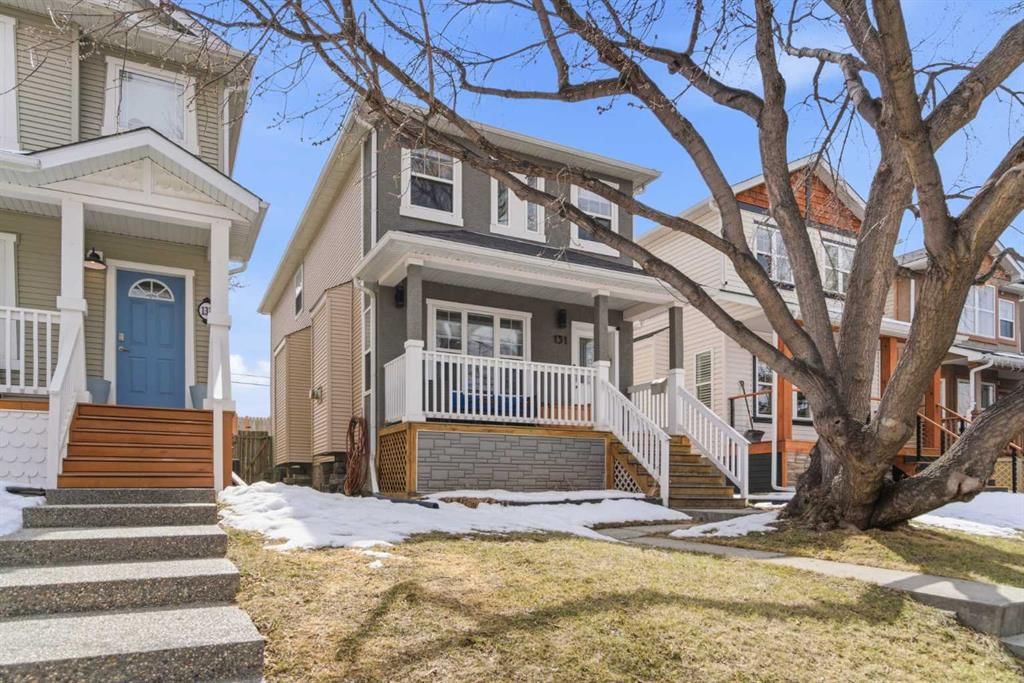 131 25 Avenue NE, Calgary — photo 2 of 49