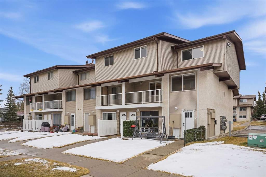 424, 200 Brookpark Drive SW, Calgary — main listing photo