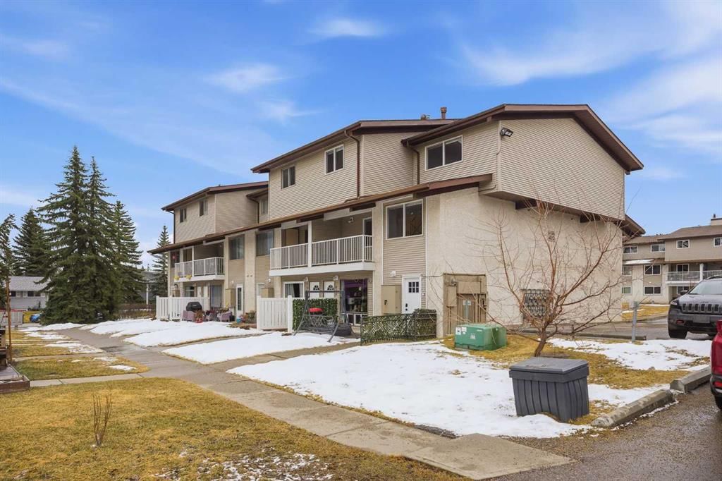 424, 200 Brookpark Drive SW, Calgary — photo 2 of 43