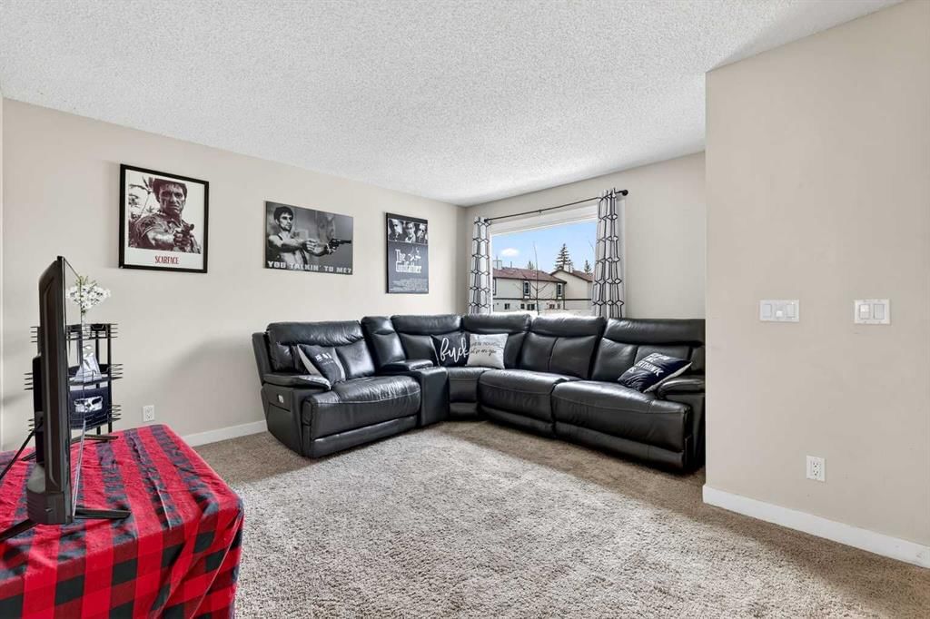 230 Deerpoint Lane SE, Calgary — photo 3 of 26