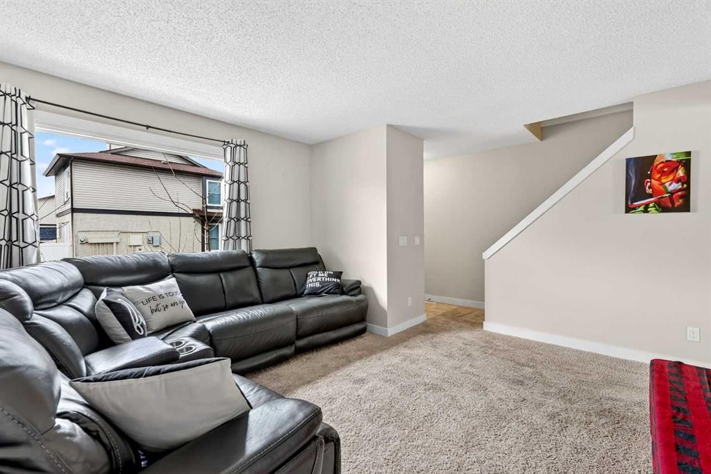 230 Deerpoint Lane SE, Calgary — photo 4 of 26
