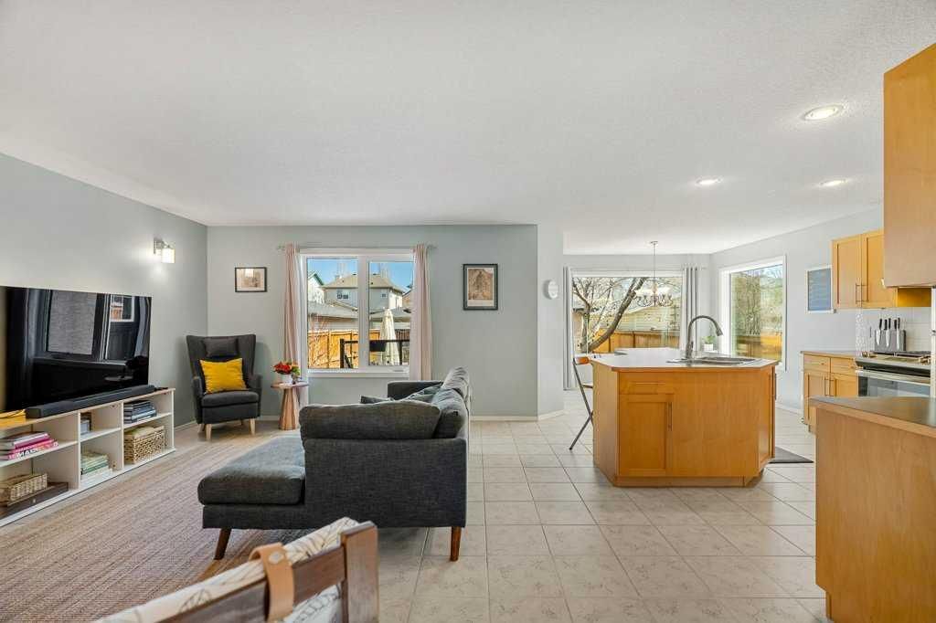90 Elgin Drive SE, Calgary — photo 5 of 48