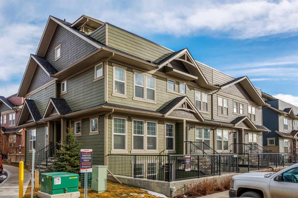 305 Cranbrook Square SE, Calgary — photo 2 of 26