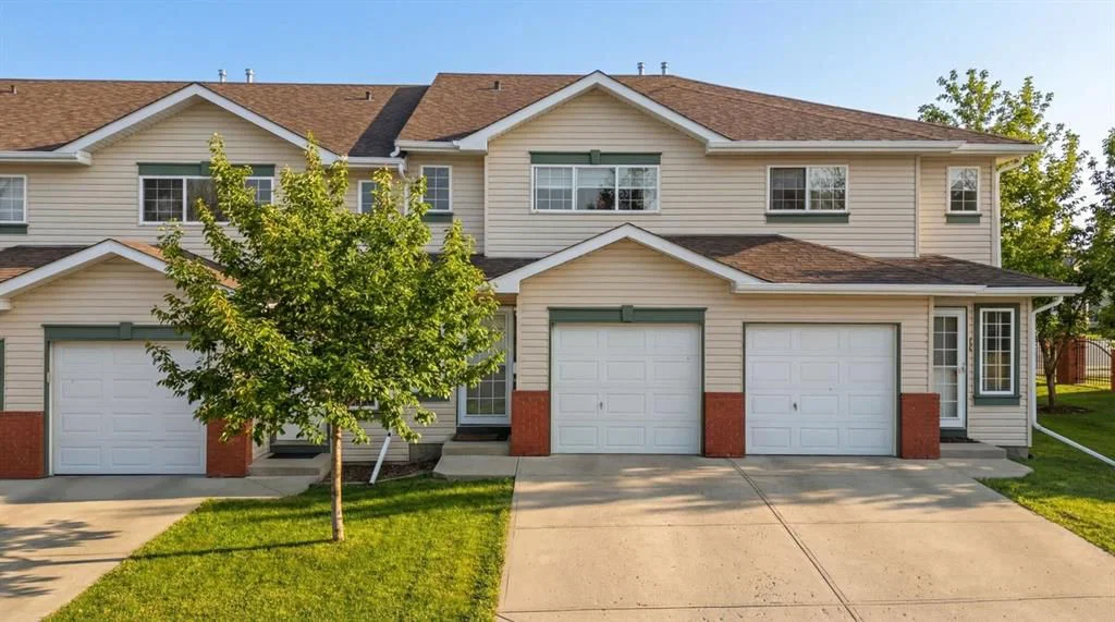 13 Country Hills Villas NW, Calgary — main listing photo