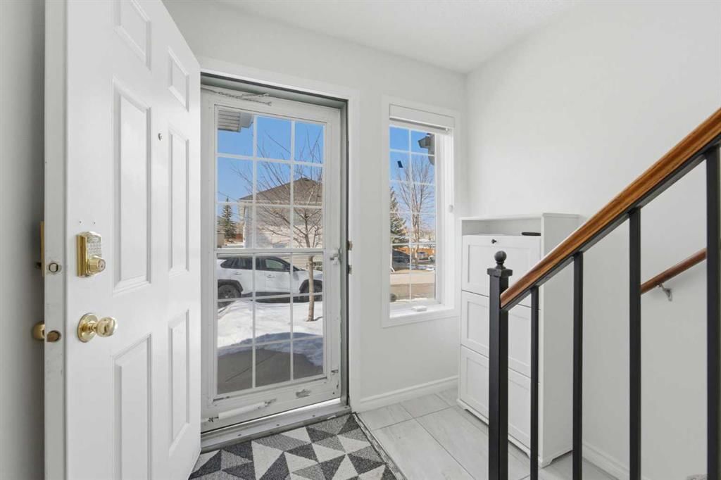 13 Country Hills Villas NW, Calgary — photo 3 of 50