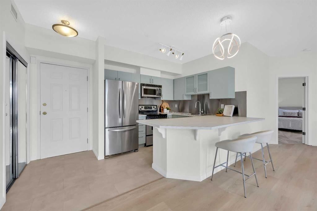 301, 527 15 Avenue SW, Calgary — photo 3 of 43