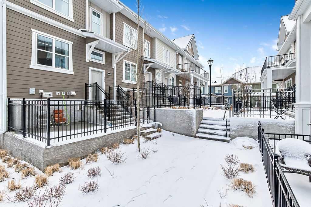 305 Cranbrook Walk SE, Calgary — photo 3 of 26