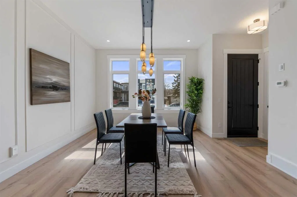 8108 47 Avenue NW, Calgary — photo 3 of 39