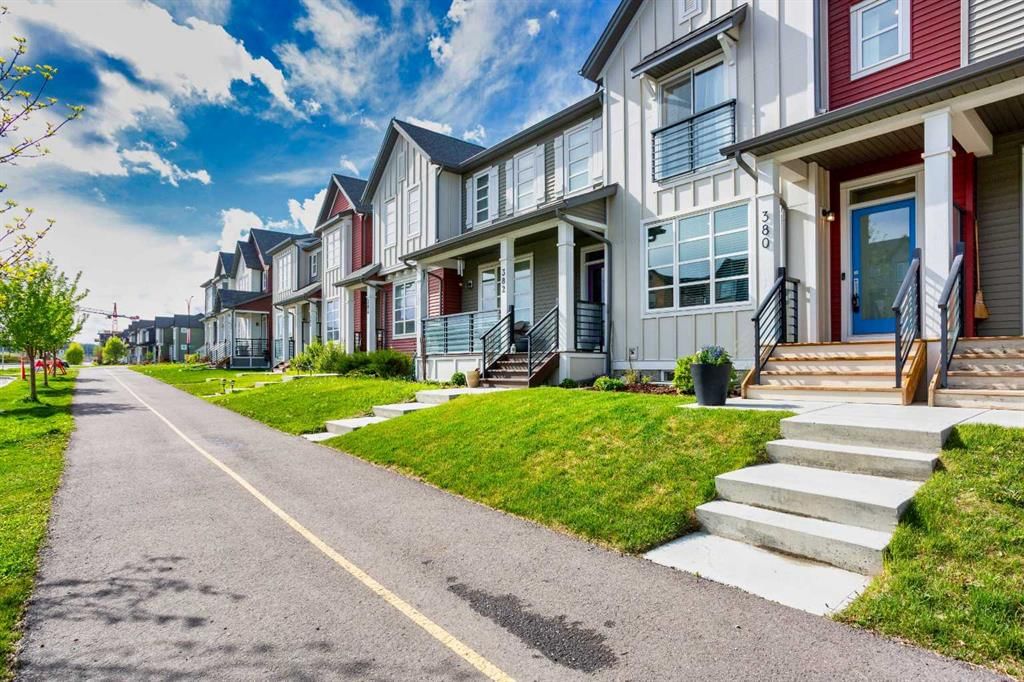 380 Belmont Avenue SW, Calgary — photo 2 of 32