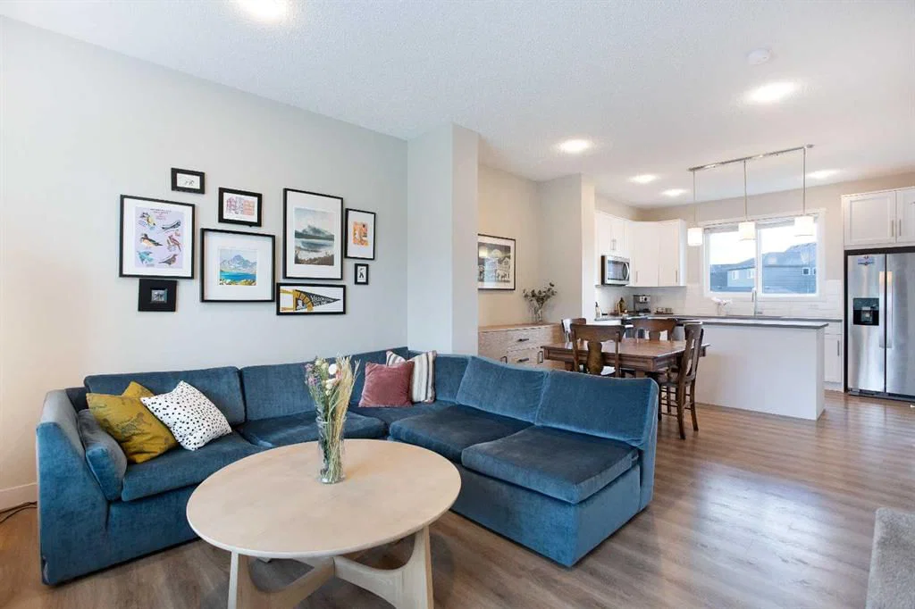 380 Belmont Avenue SW, Calgary — photo 4 of 32