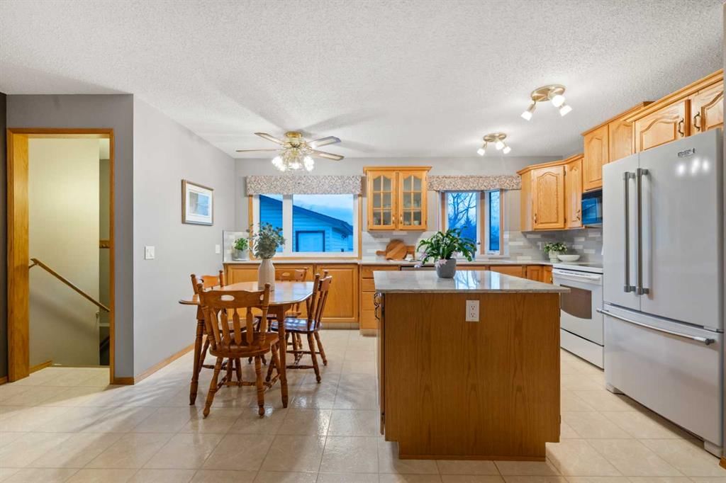 479 Templevale Drive NE, Calgary — photo 5 of 50