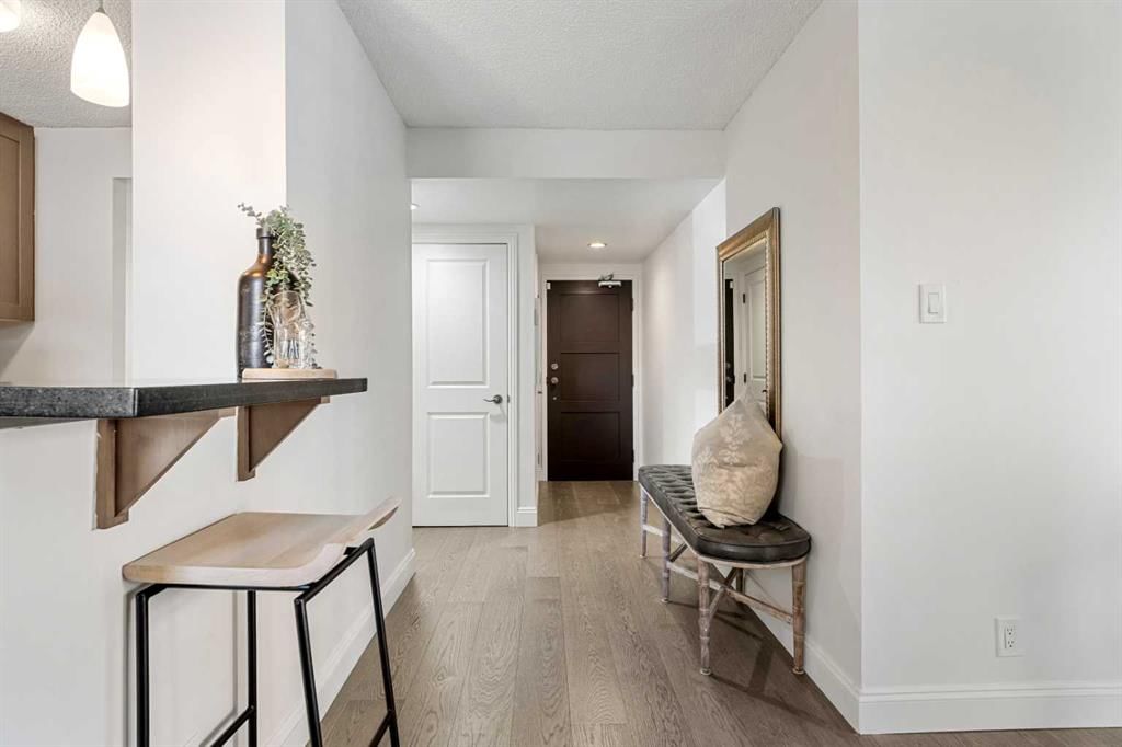 101, 733 14 Avenue SW, Calgary — photo 3 of 43