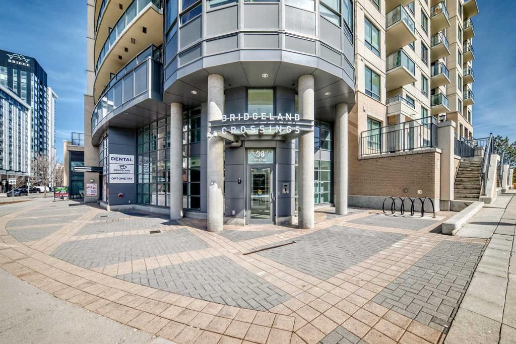 416, 38 9 Street NE, Calgary — photo 3 of 50