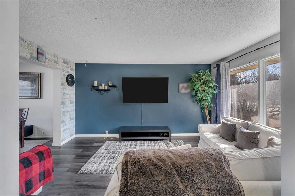 354 Aboyne Place NE, Calgary — main listing photo