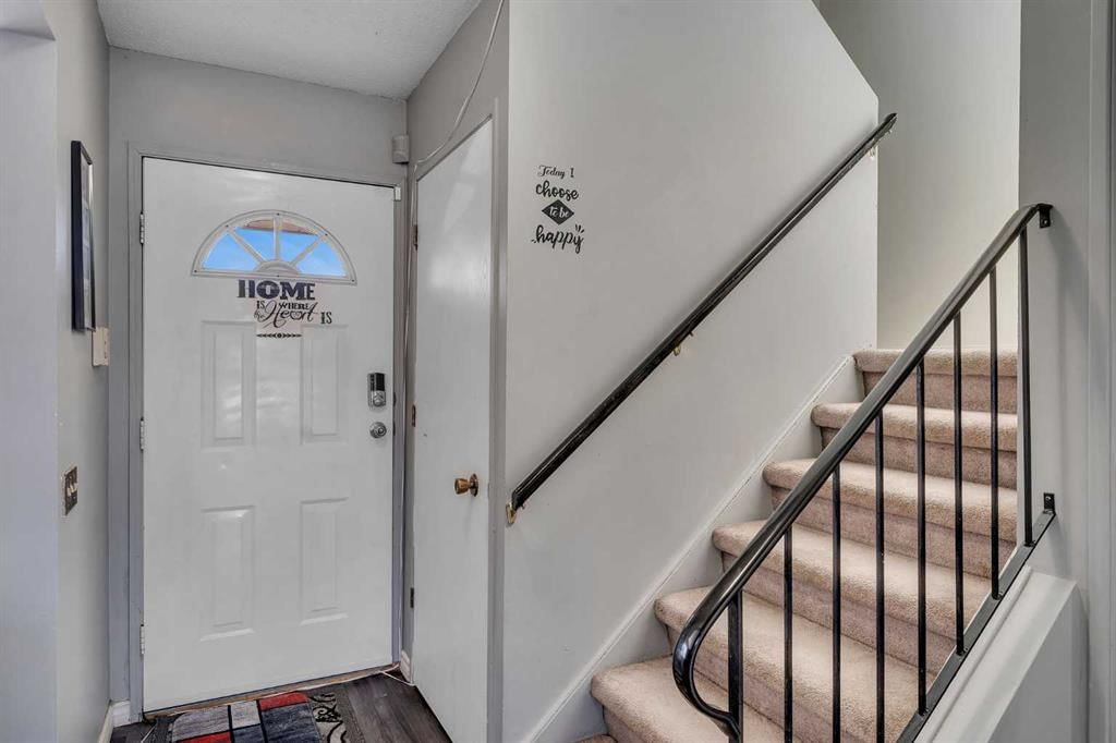 354 Aboyne Place NE, Calgary — photo 5 of 38