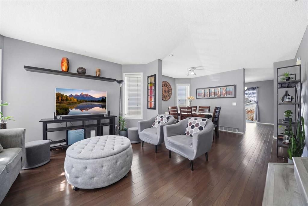 28 Martin Crossing Rise NE, Calgary — photo 4 of 31