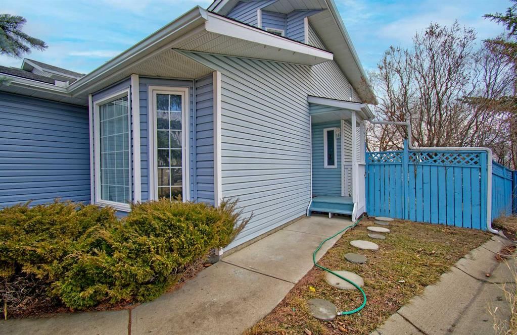 10316 Hidden Valley Drive NW, Calgary — photo 4 of 50