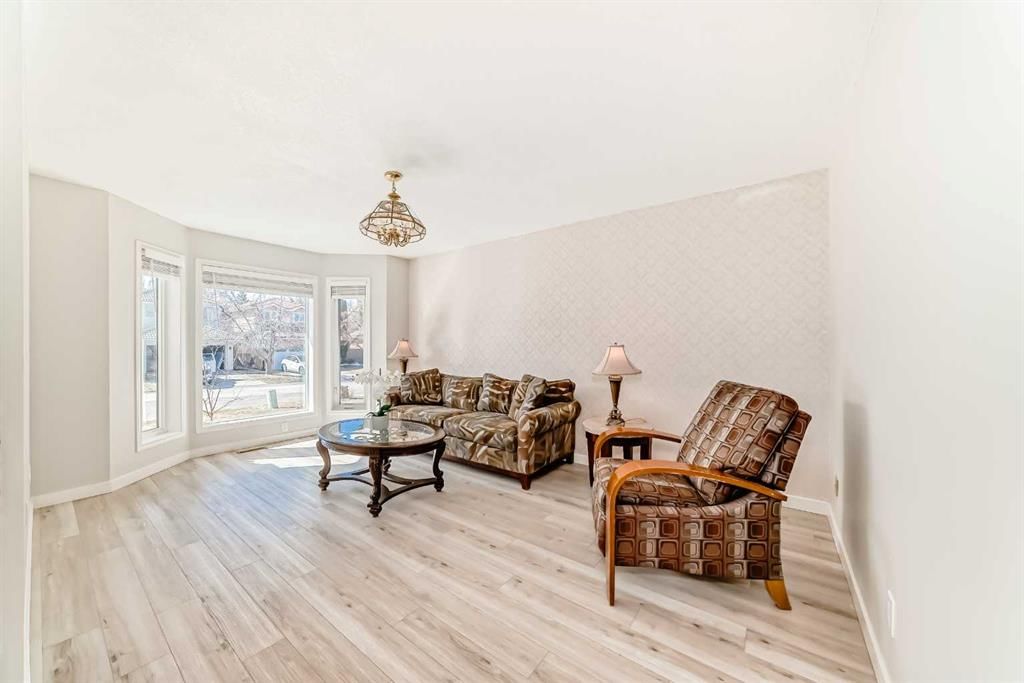 213 Sirocco Place SW, Calgary — photo 3 of 37