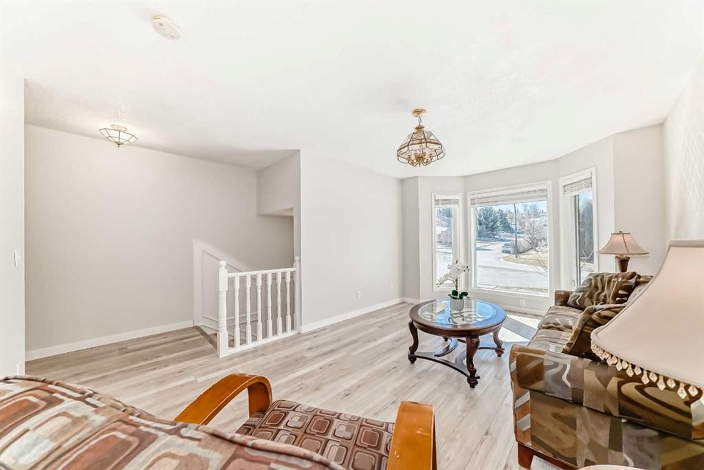 213 Sirocco Place SW, Calgary — photo 4 of 37