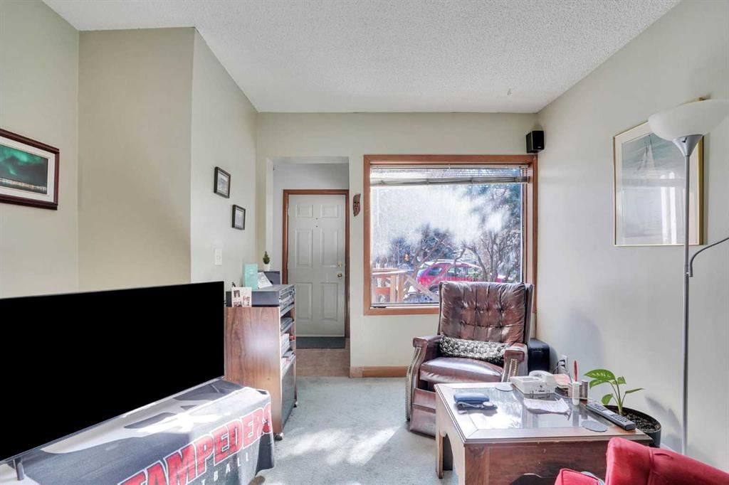 231 11A Street NE, Calgary — photo 5 of 48