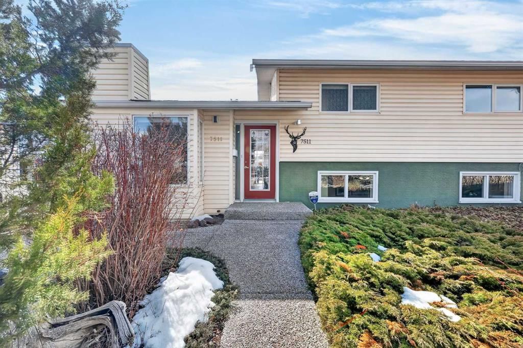 7511 5 Street SW, Calgary — main listing photo
