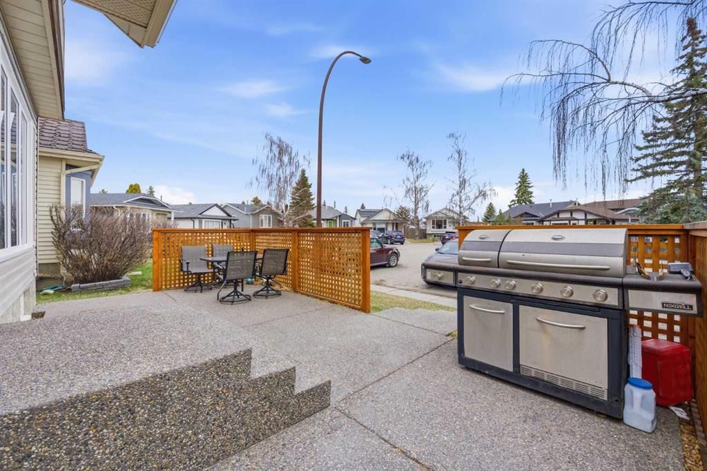 52A Millcrest Green SW, Calgary — photo 2 of 25