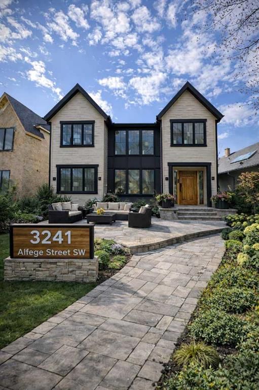 3241 Alfege Street SW, Calgary — photo 3 of 11
