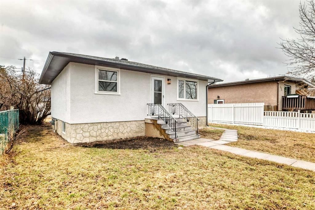 7634 21 Street SE, Calgary — photo 3 of 50