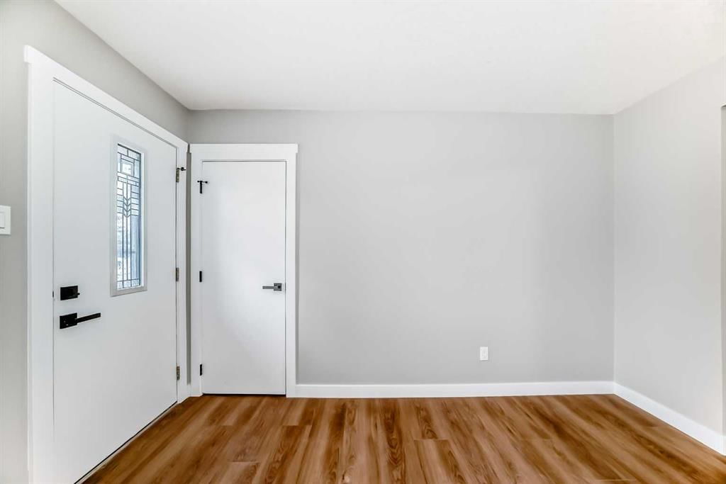 7634 21 Street SE, Calgary — photo 4 of 50