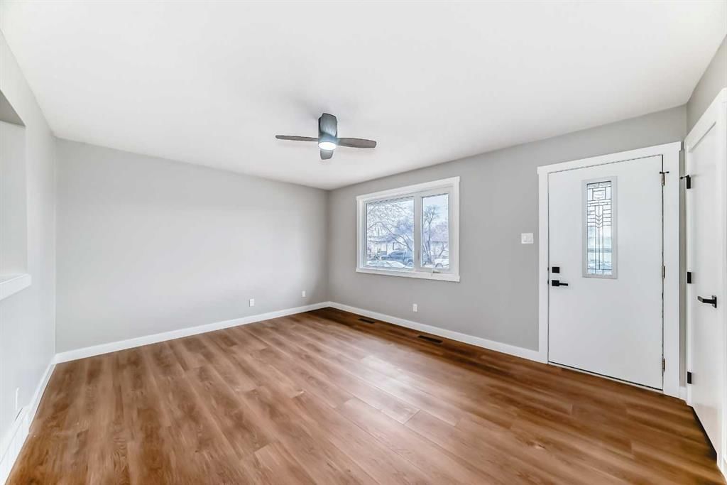 7634 21 Street SE, Calgary — photo 5 of 50