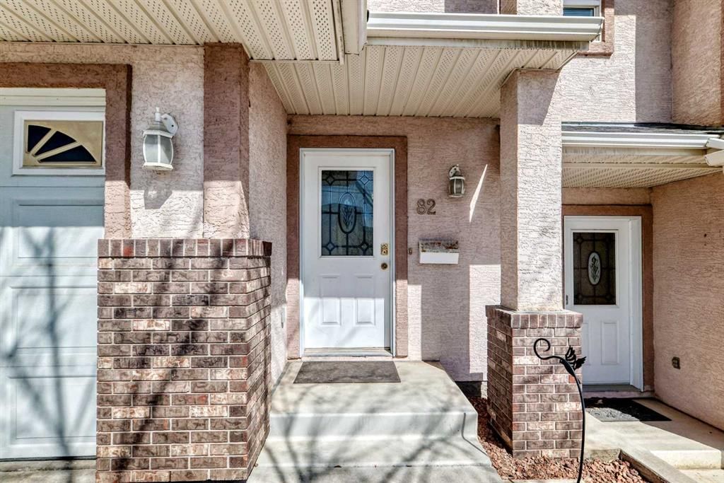 82 Holmwood Avenue NW, Calgary — photo 2 of 50