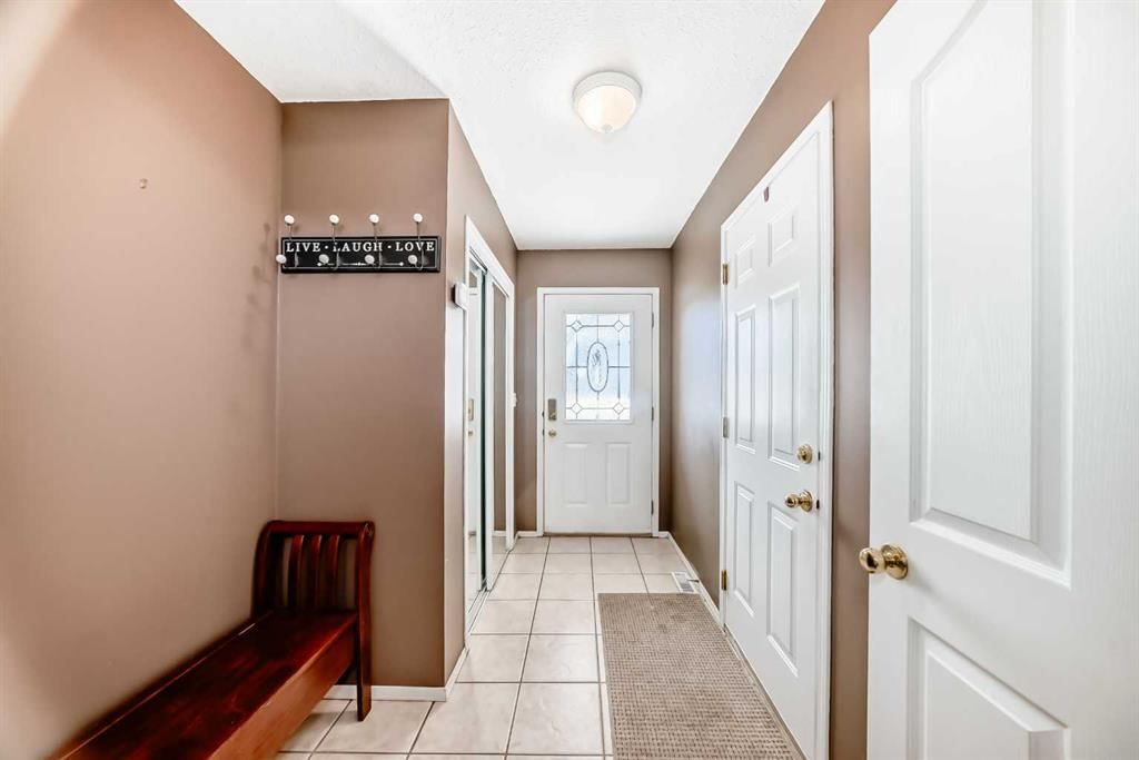 82 Holmwood Avenue NW, Calgary — photo 3 of 50