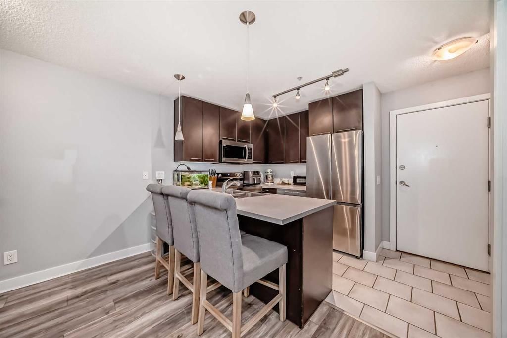 119, 35 Richard Court SW, Calgary — photo 3 of 37