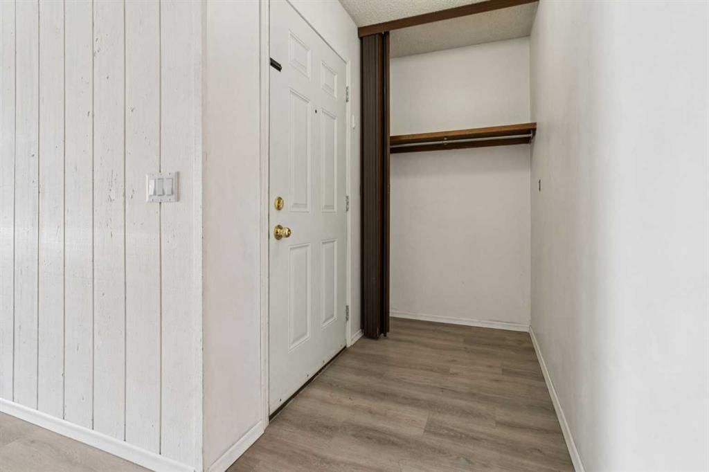 1411, 3500 Varsity Drive NW, Calgary — photo 3 of 17