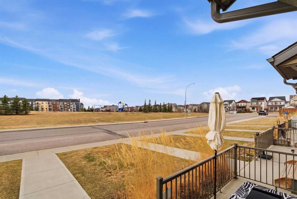 235 Copperstone Park SE, Calgary — photo 3 of 34