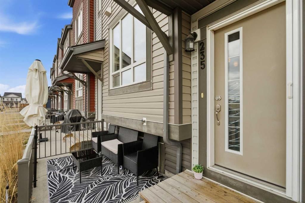 235 Copperstone Park SE, Calgary — photo 4 of 34